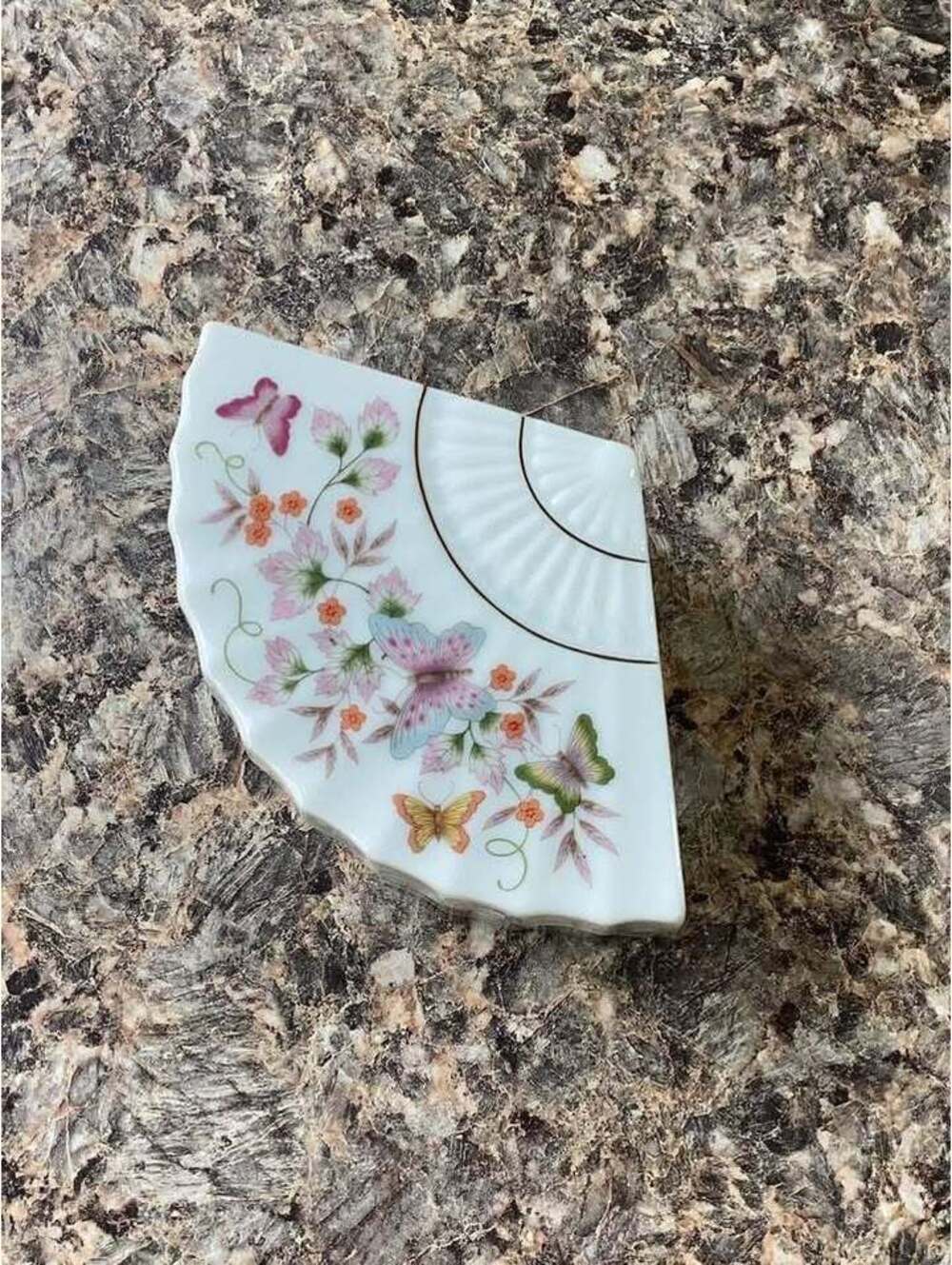 Vintage Avon Trinket Box. Made in Japan